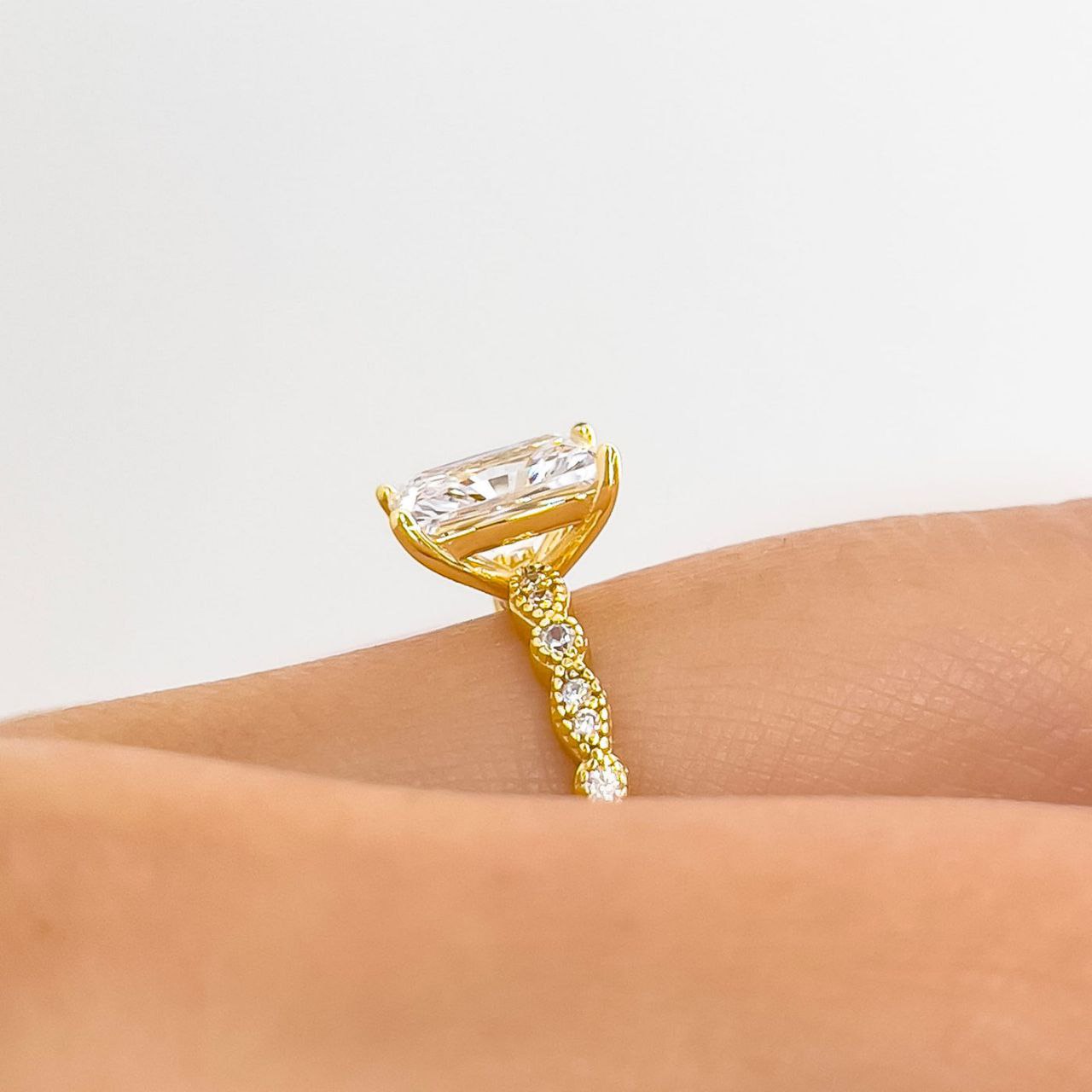 200000369:152#Yellow Gold,200000369:153#Yellow Gold,200000369:698#Yellow Gold,200000369:699#Yellow Gold