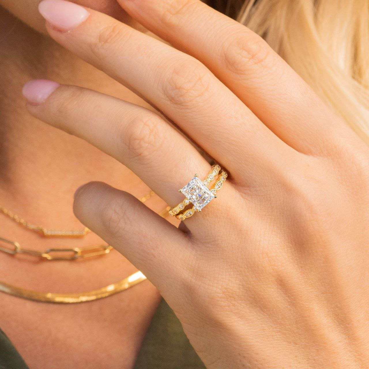 200000369:152#Yellow Gold,200000369:153#Yellow Gold,200000369:698#Yellow Gold,200000369:699#Yellow Gold